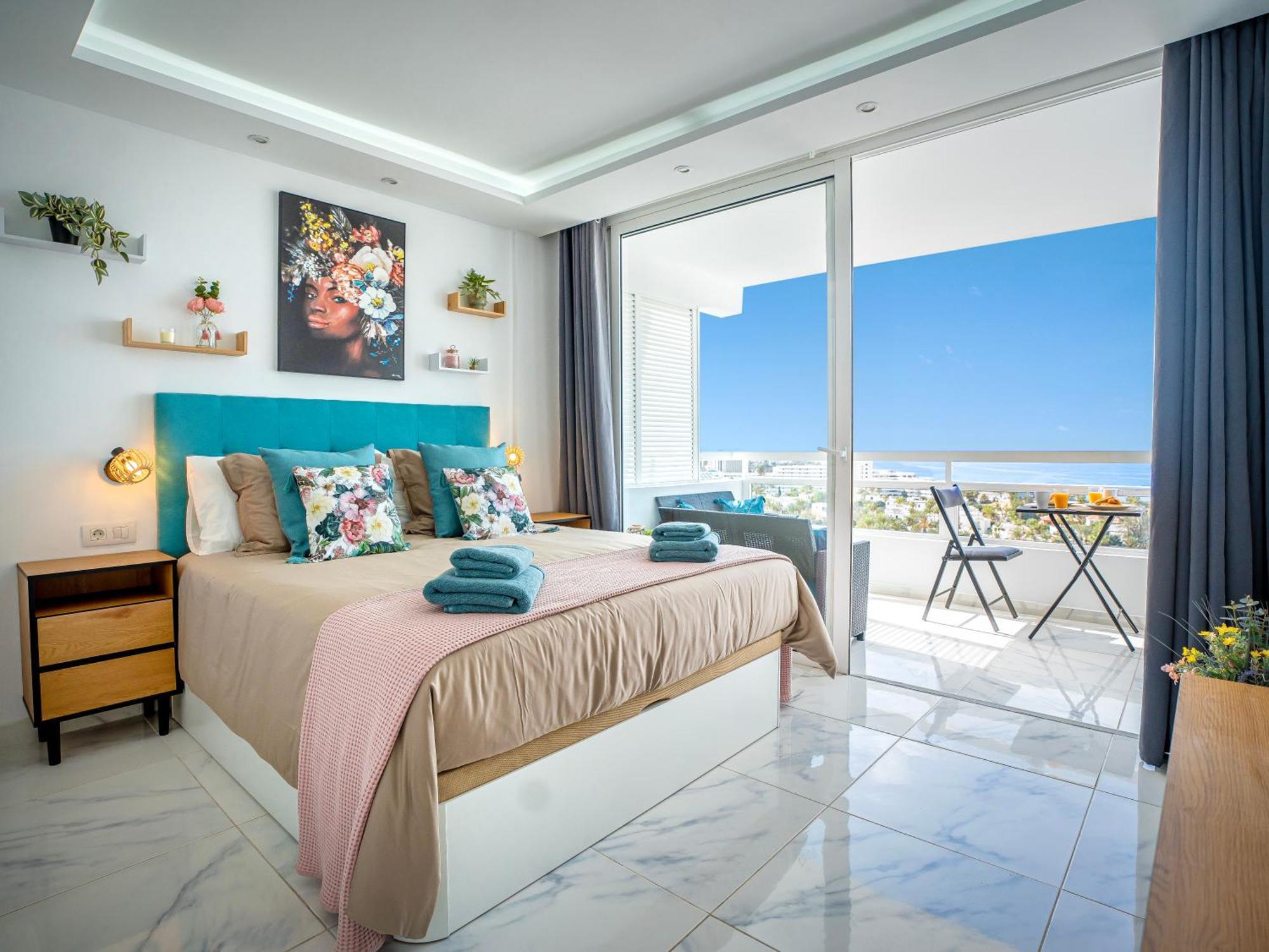 Modern Blue Sky Apartment Playa de las Americas (Tenerife)
